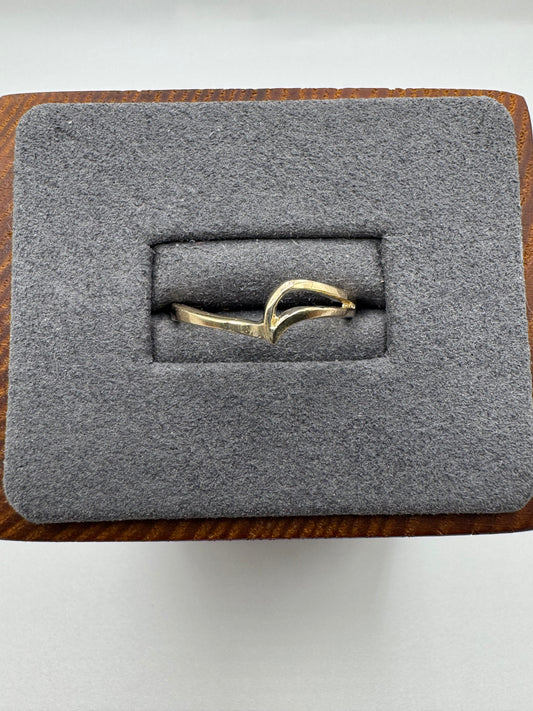 9ct gold wishbone ring
