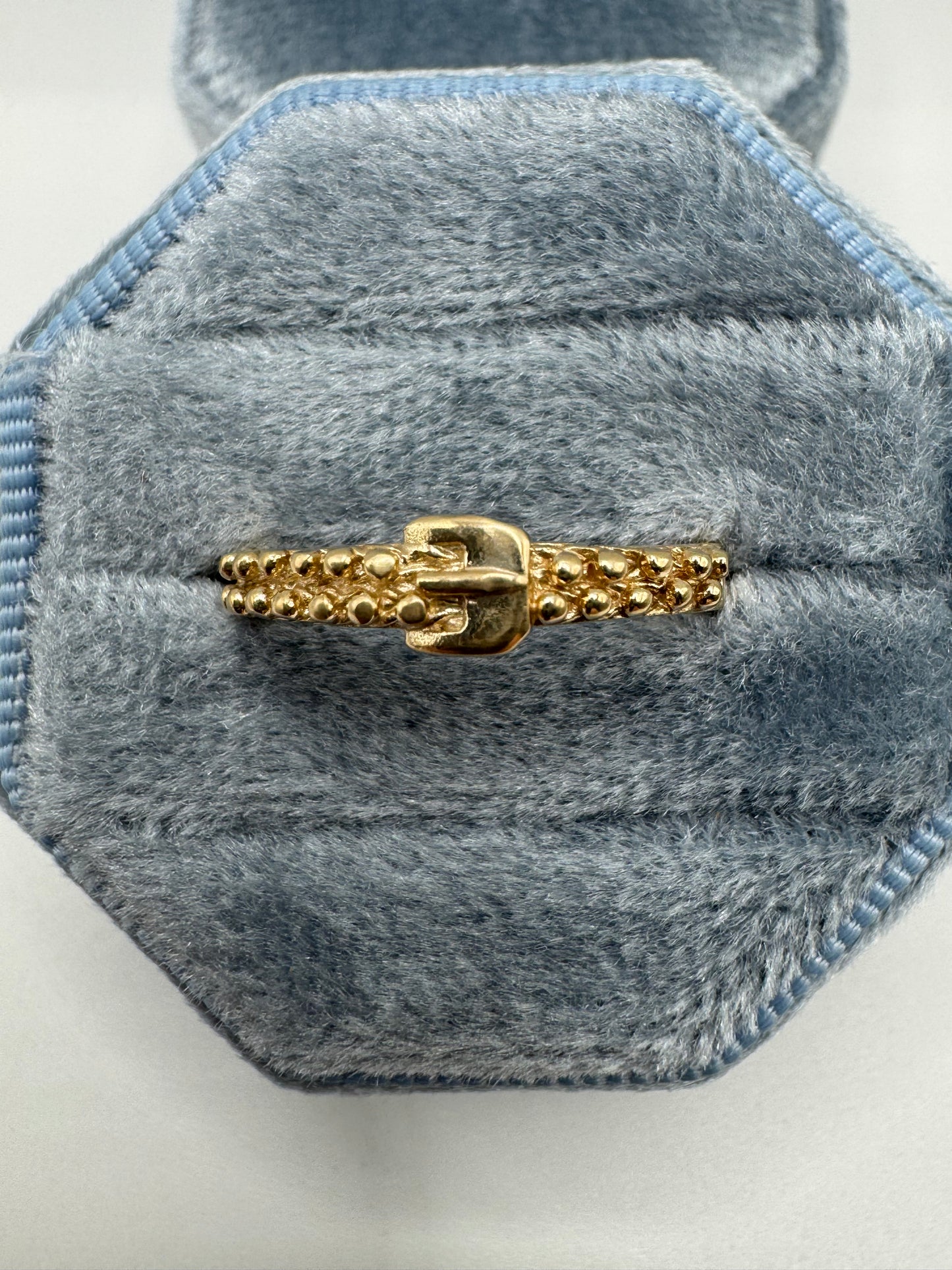 9ct gold buckle ring