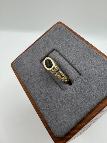 9ct gold onyx signet ring