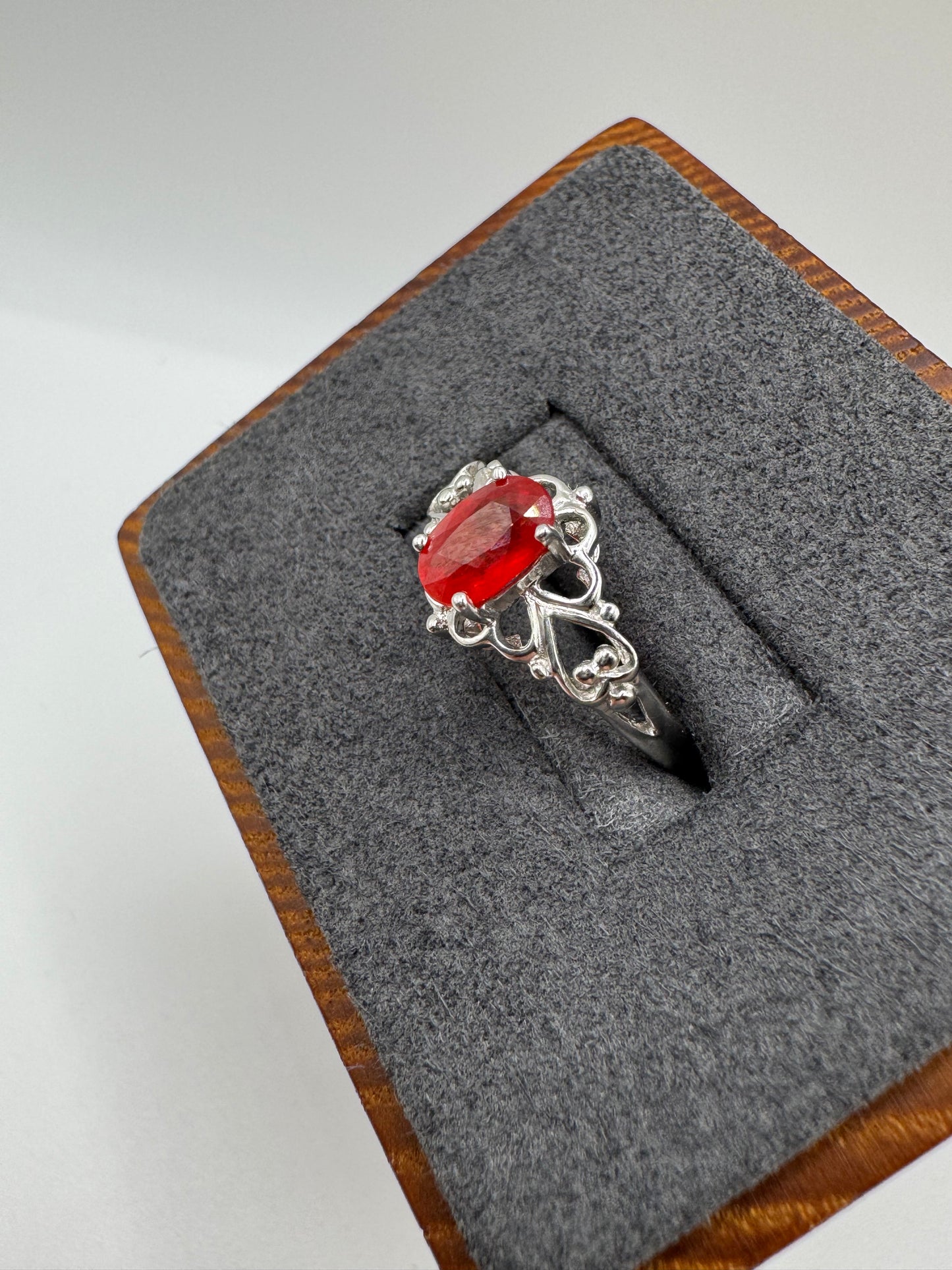 9ct white gold padparascha sapphire ring