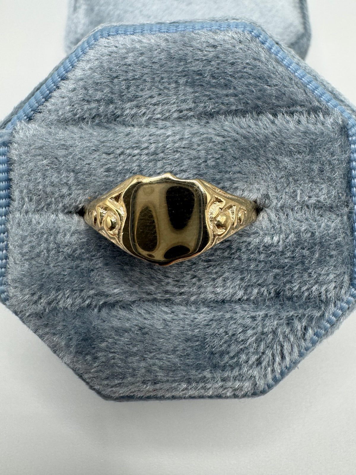 9ct gold shield signet ring