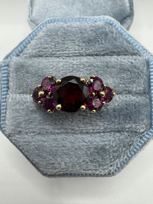 9ct gold garnet cluster ring