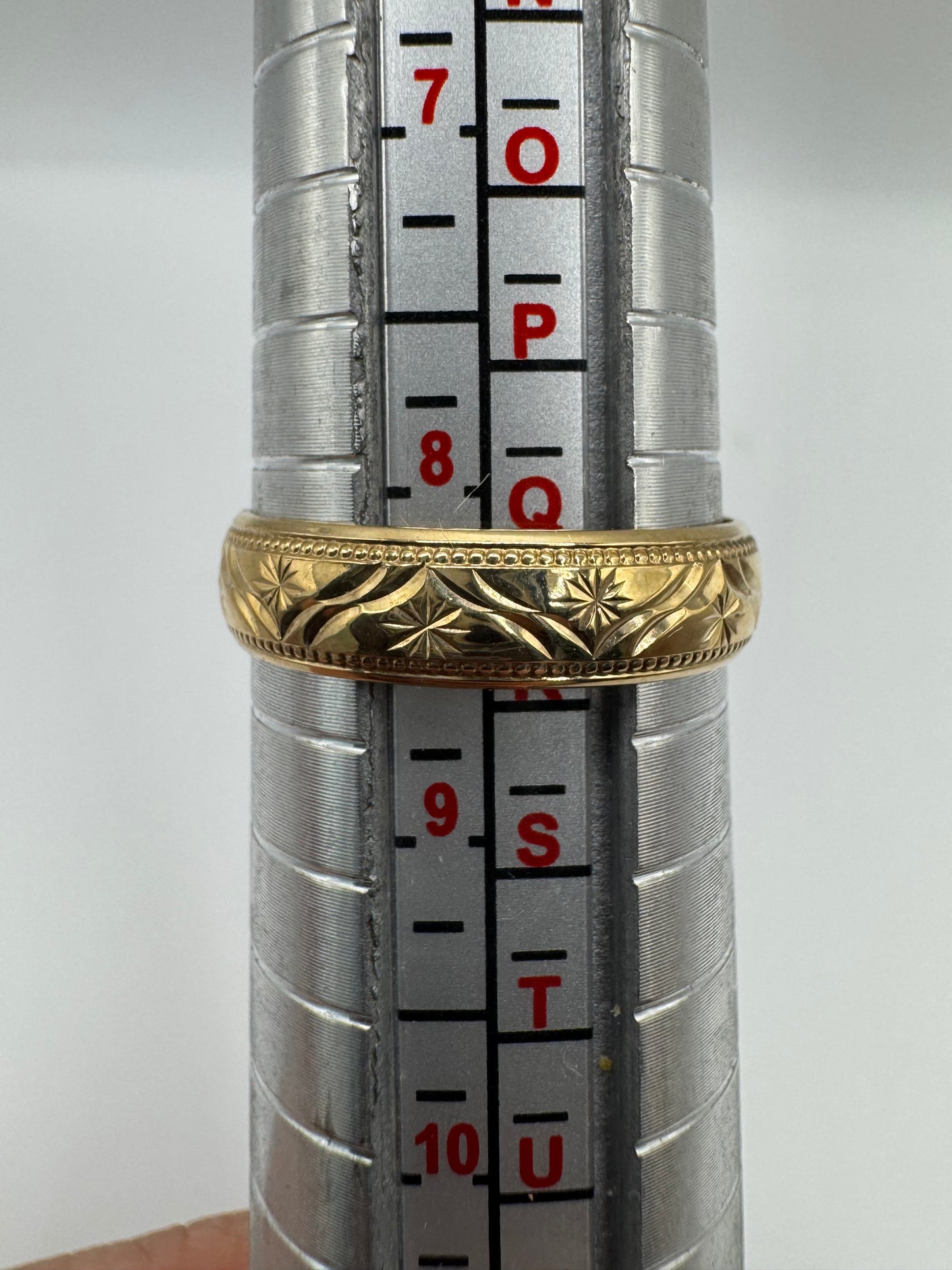 9ct gold patterned band
