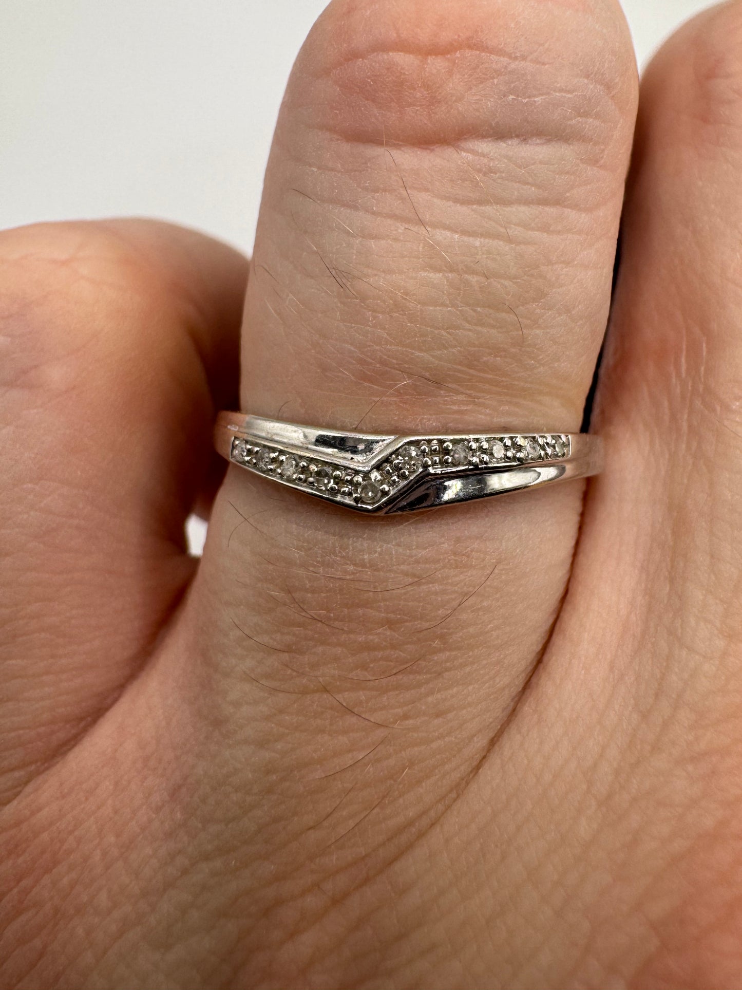 9ct white gold diamond wishbone ring