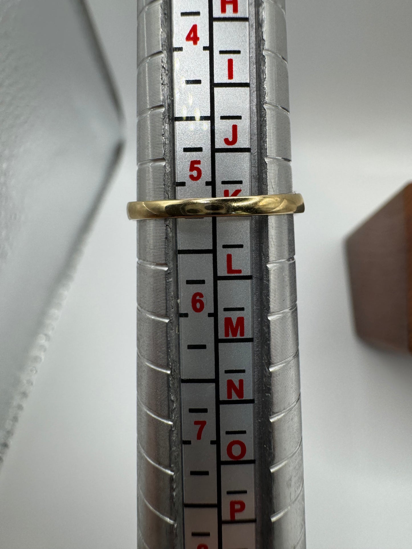 9ct gold blue topaz and diamond ring