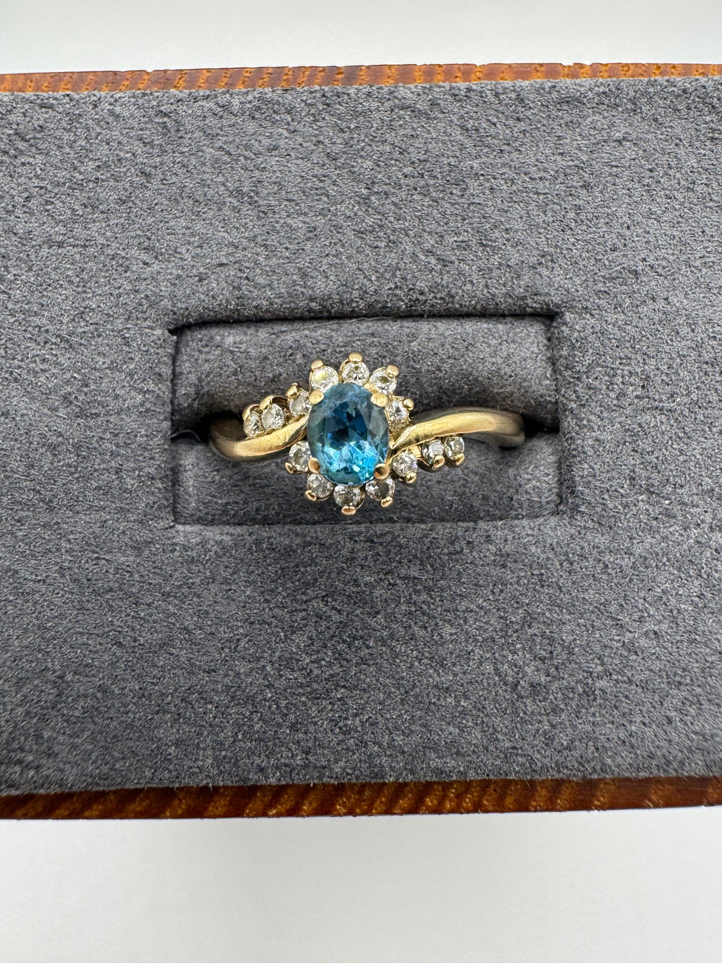 9ct gold blue topaz and diamond ring