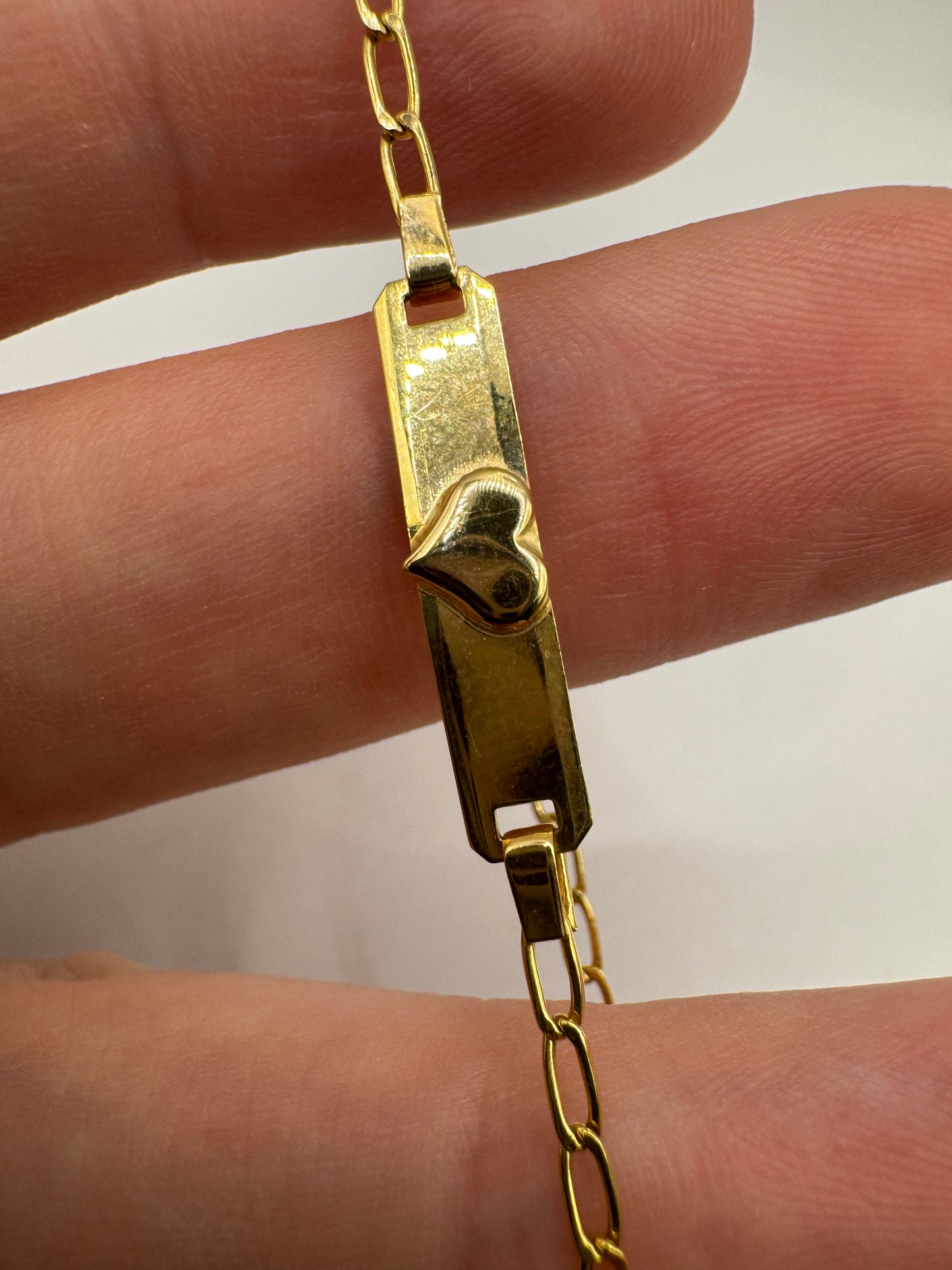 9ct gold bracelet 11