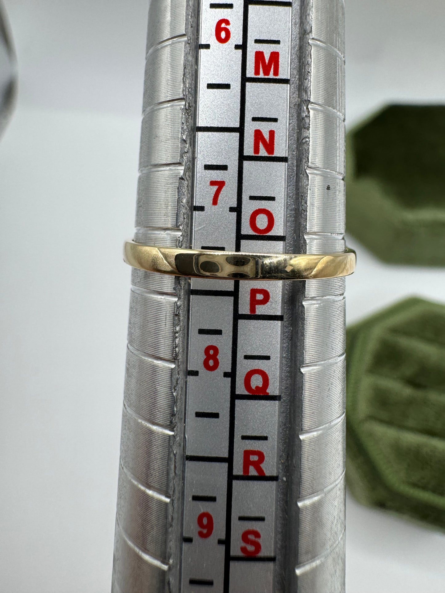 9ct gold engraved buckle ring