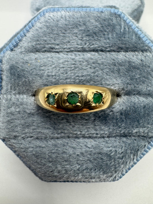 9ct gold emerald gypsy ring