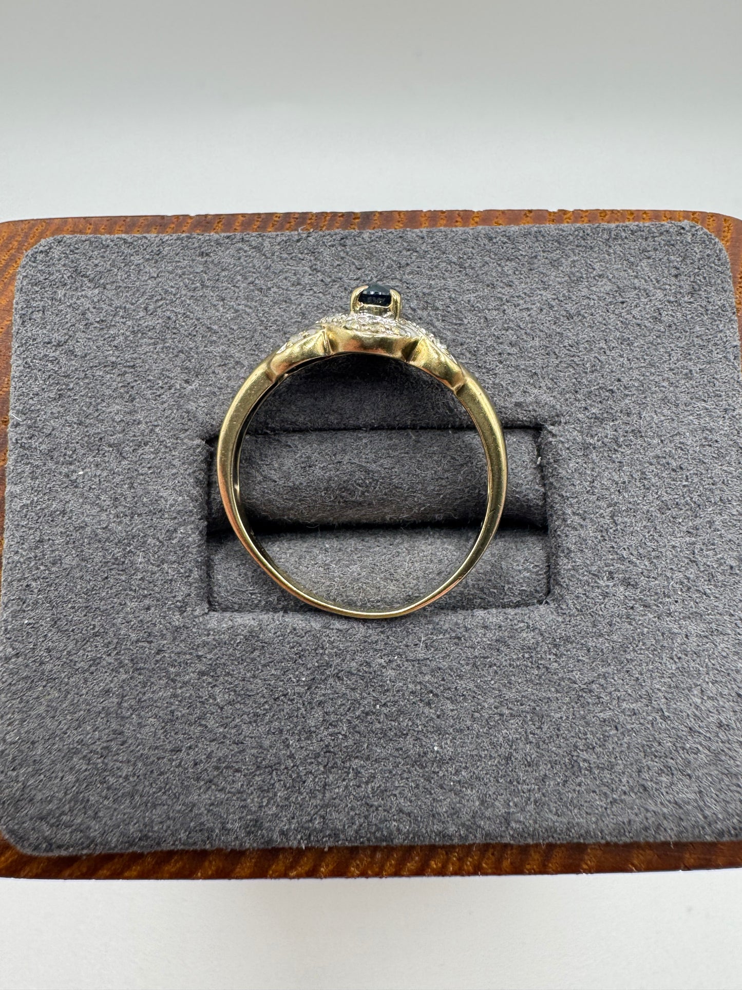 9ct gold sapphire and diamond ring