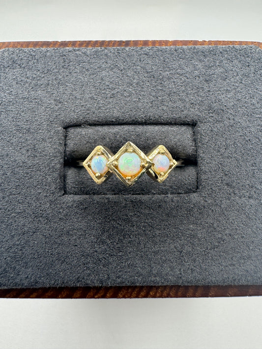 9ct gold opal ring