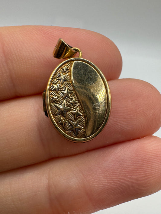 9ct gold engraved locket