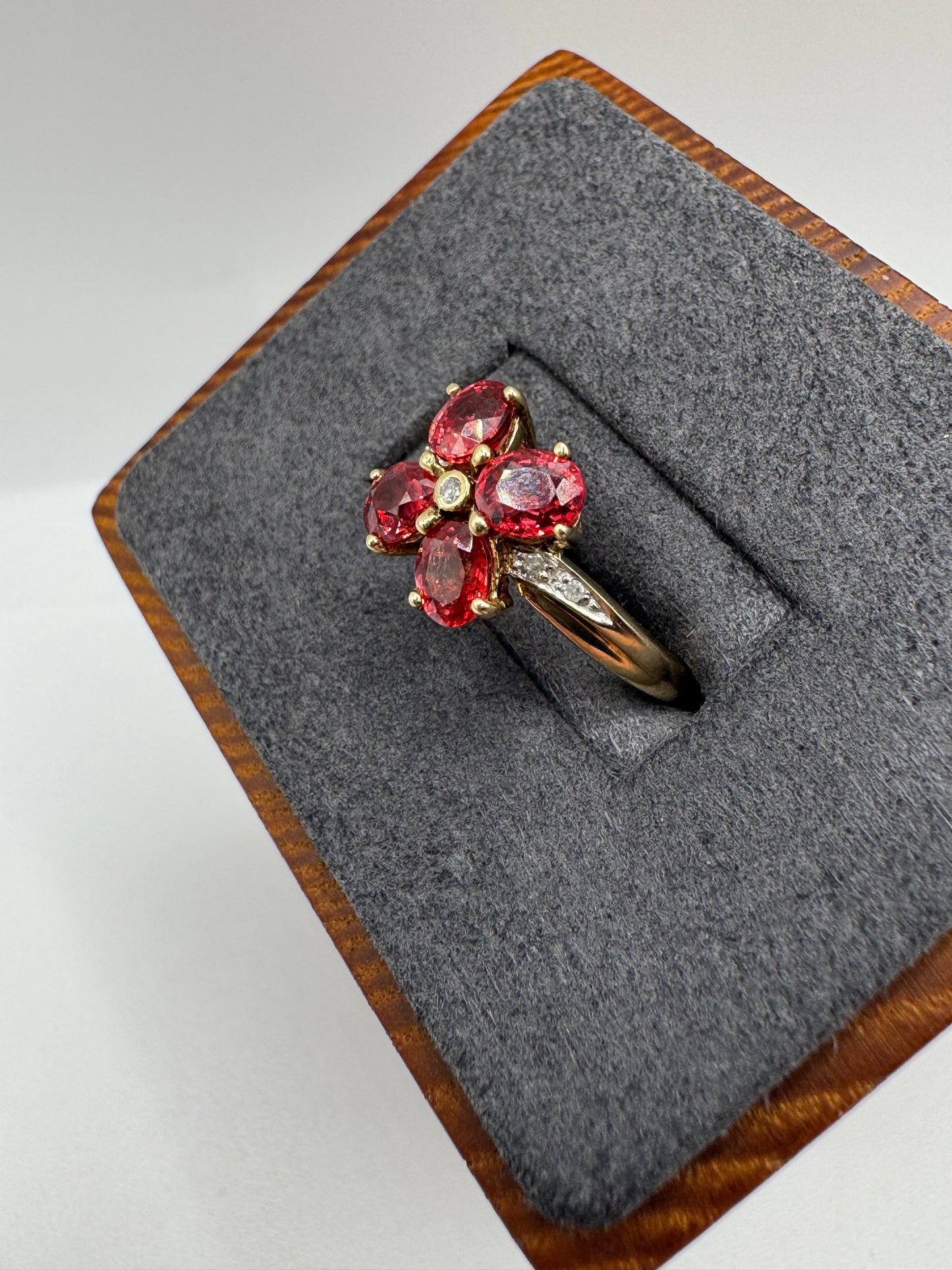 9ct gold spinel and diamond ring