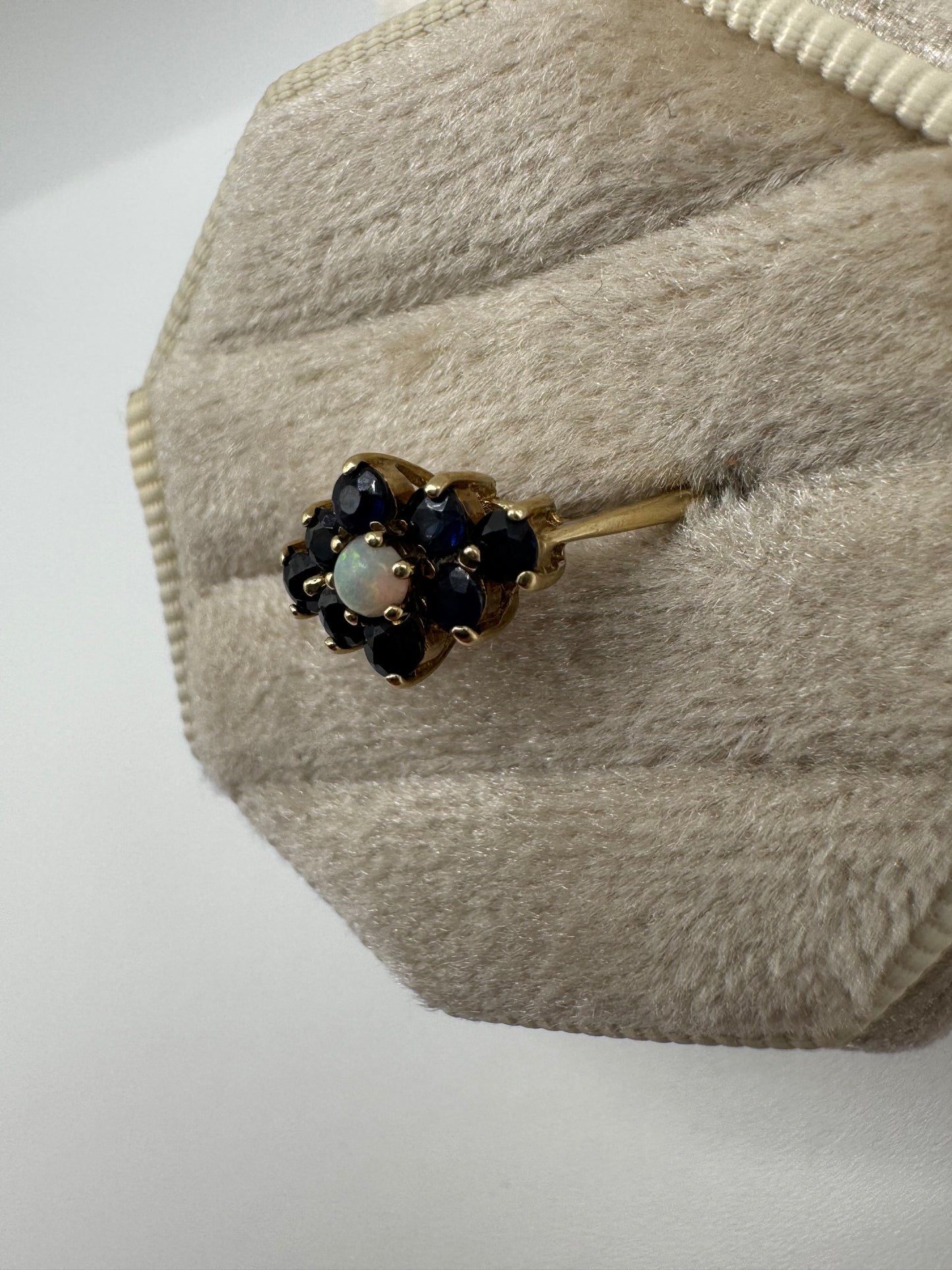 9ct gold opal and sapphire ring