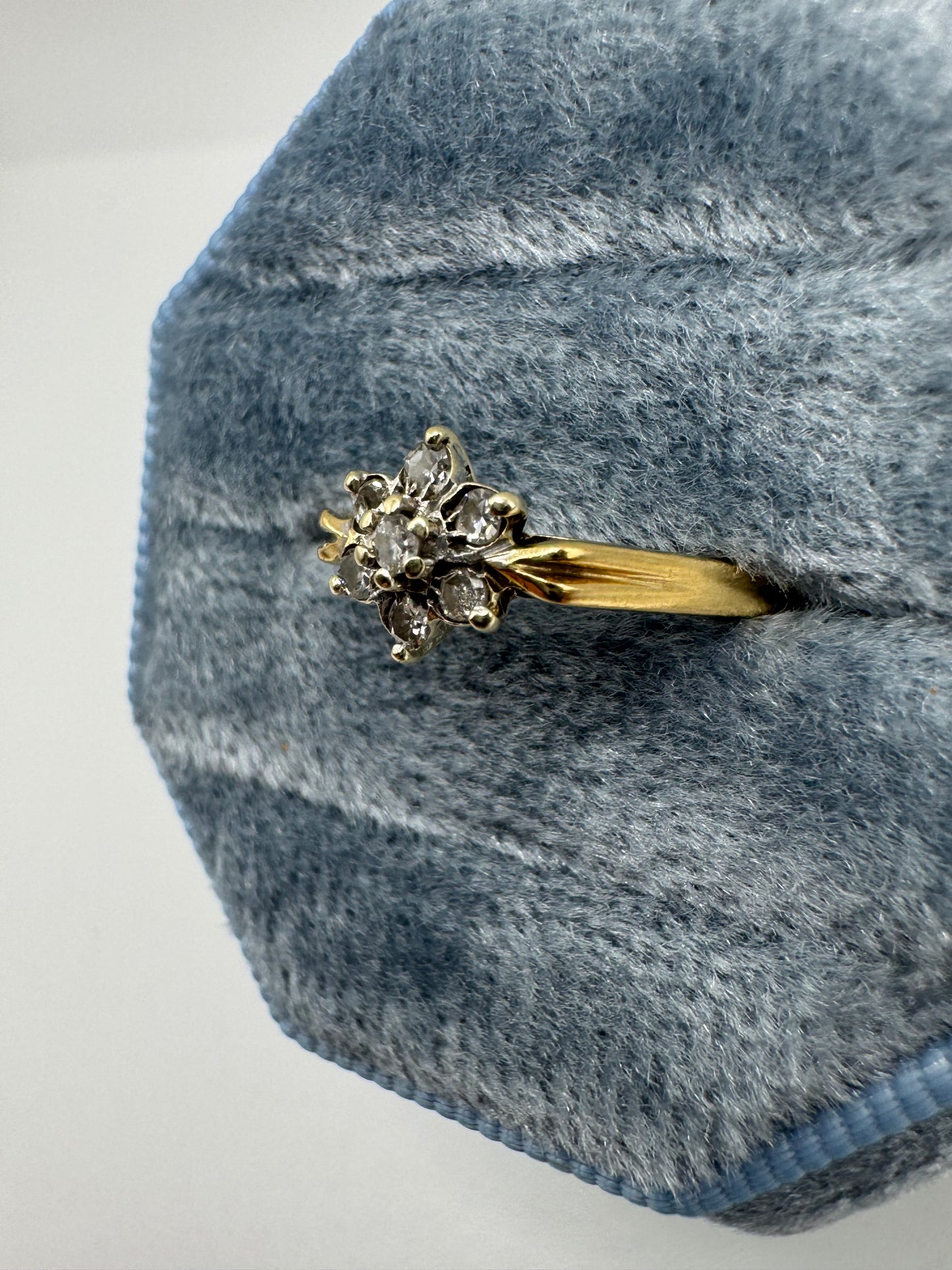 9ct gold diamond cluster ring