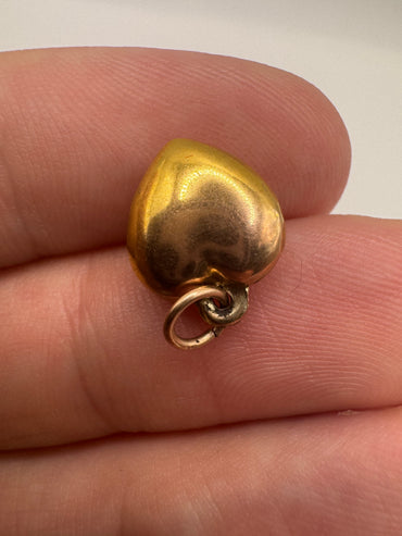 9ct gold heart pendant
