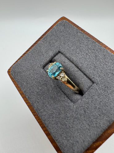 9ct gold topaz and diamond ring