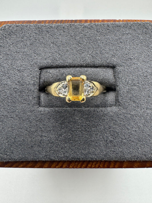9ct gold citrine and zircon ring