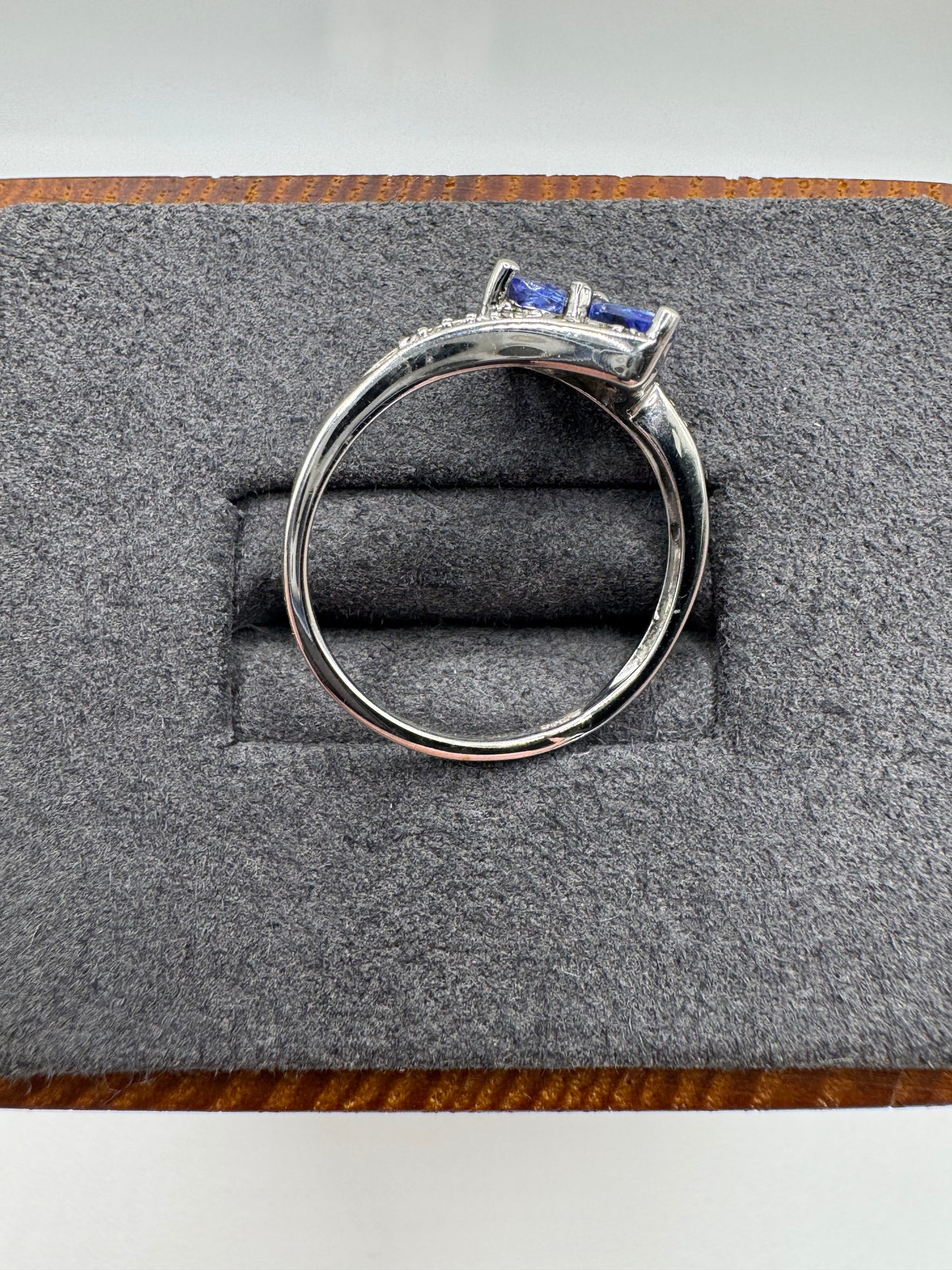 9ct white gold tanzanite and diamond ring