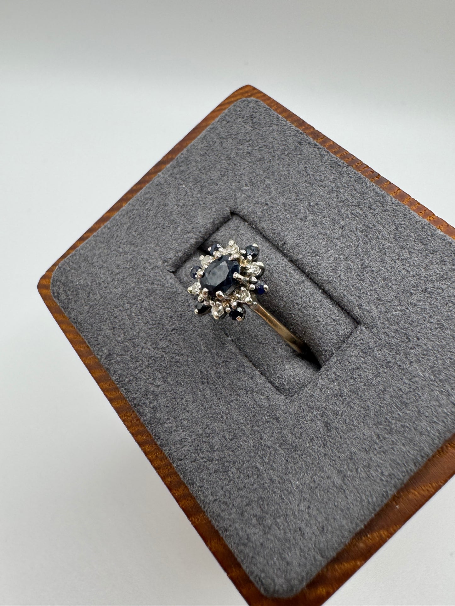 9ct gold sapphire and diamond ring