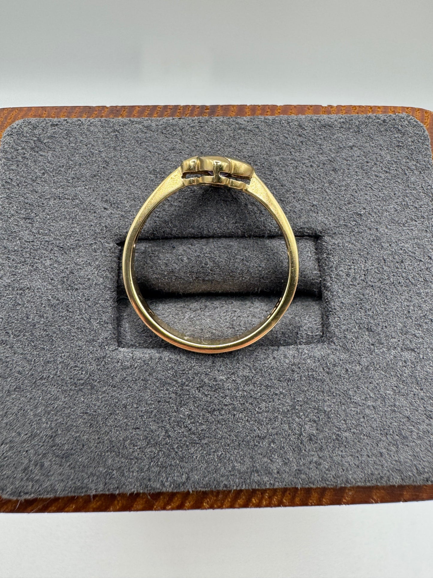 9ct gold amethyst ring