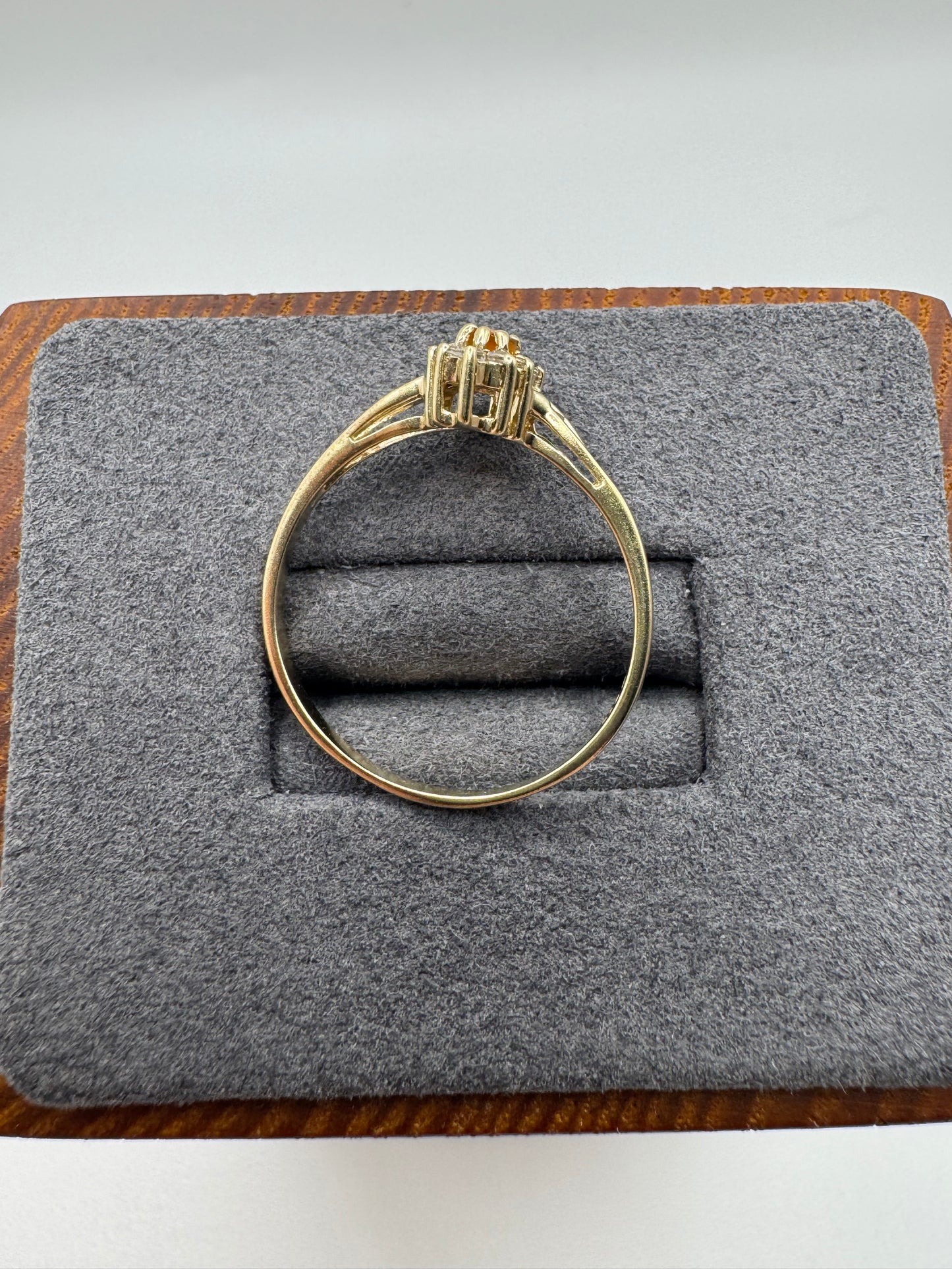 9ct gold citrine and zircon ring
