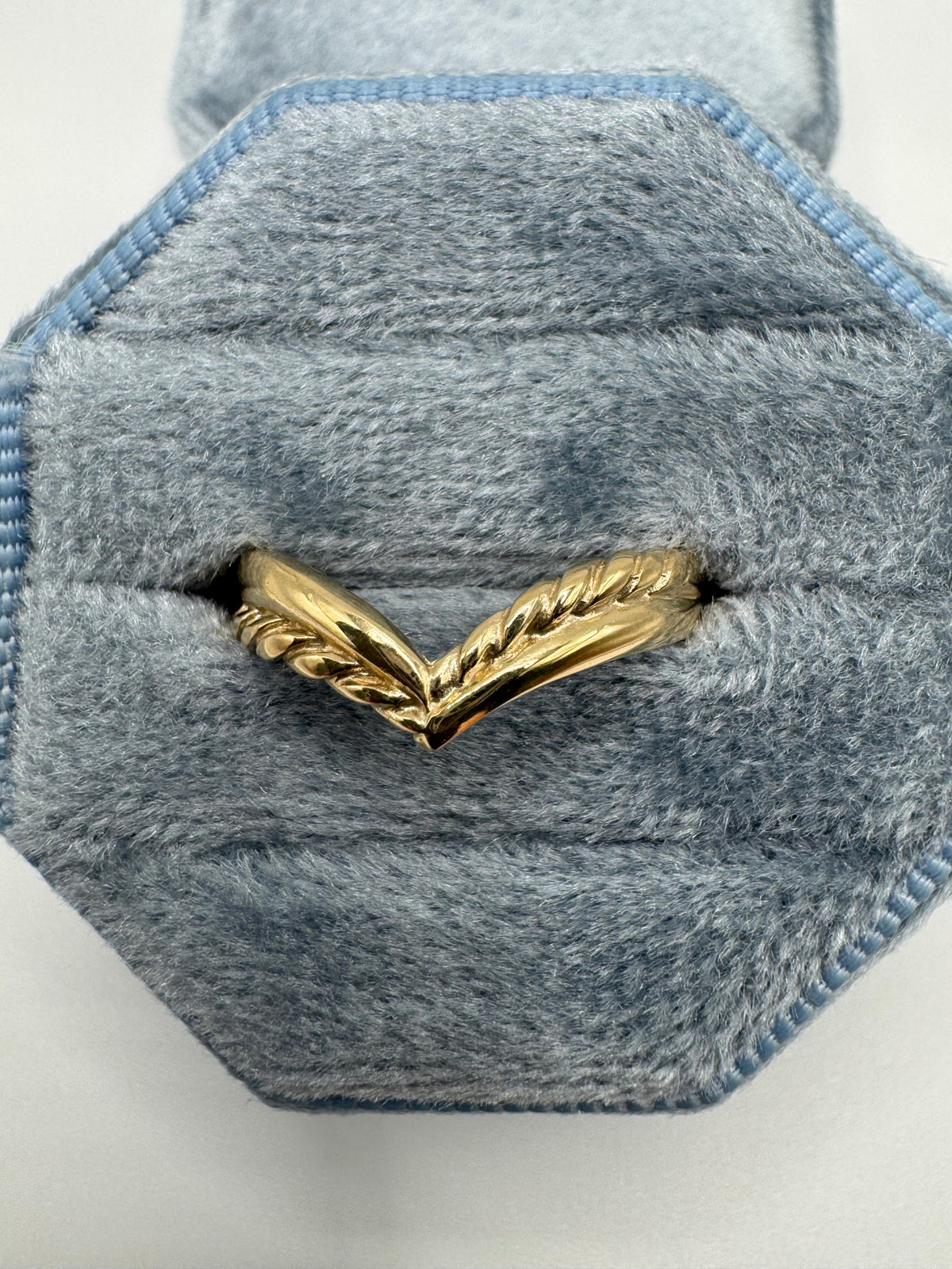 9ct gold wishbone ring