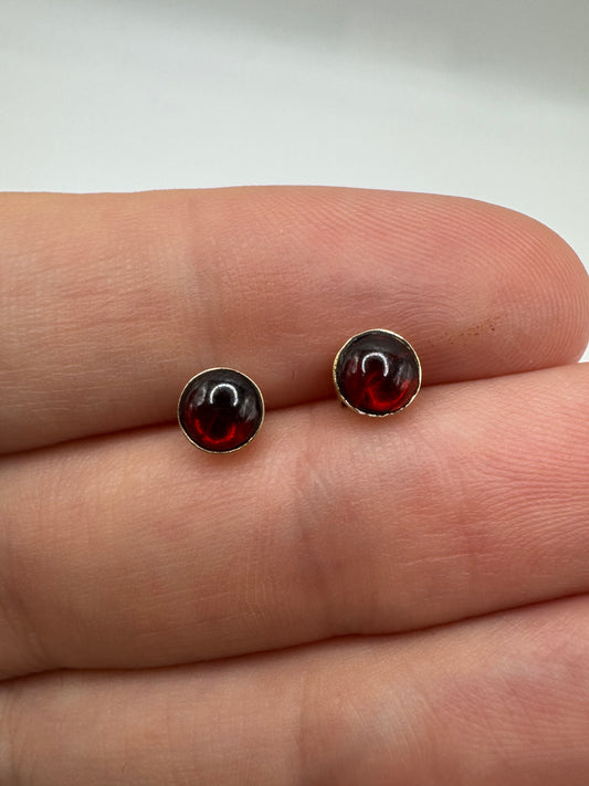 9ct gold garnet cabochon earrings