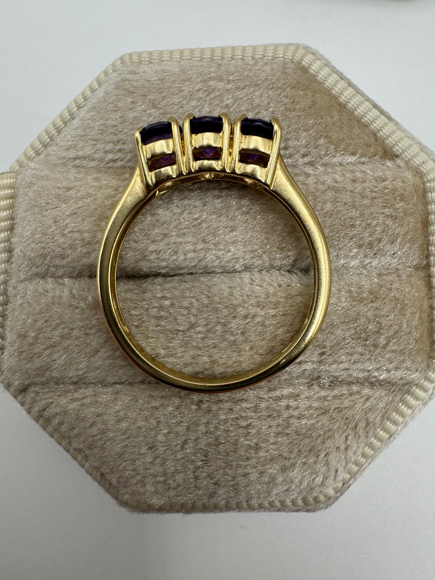 9ct gold amethyst ring