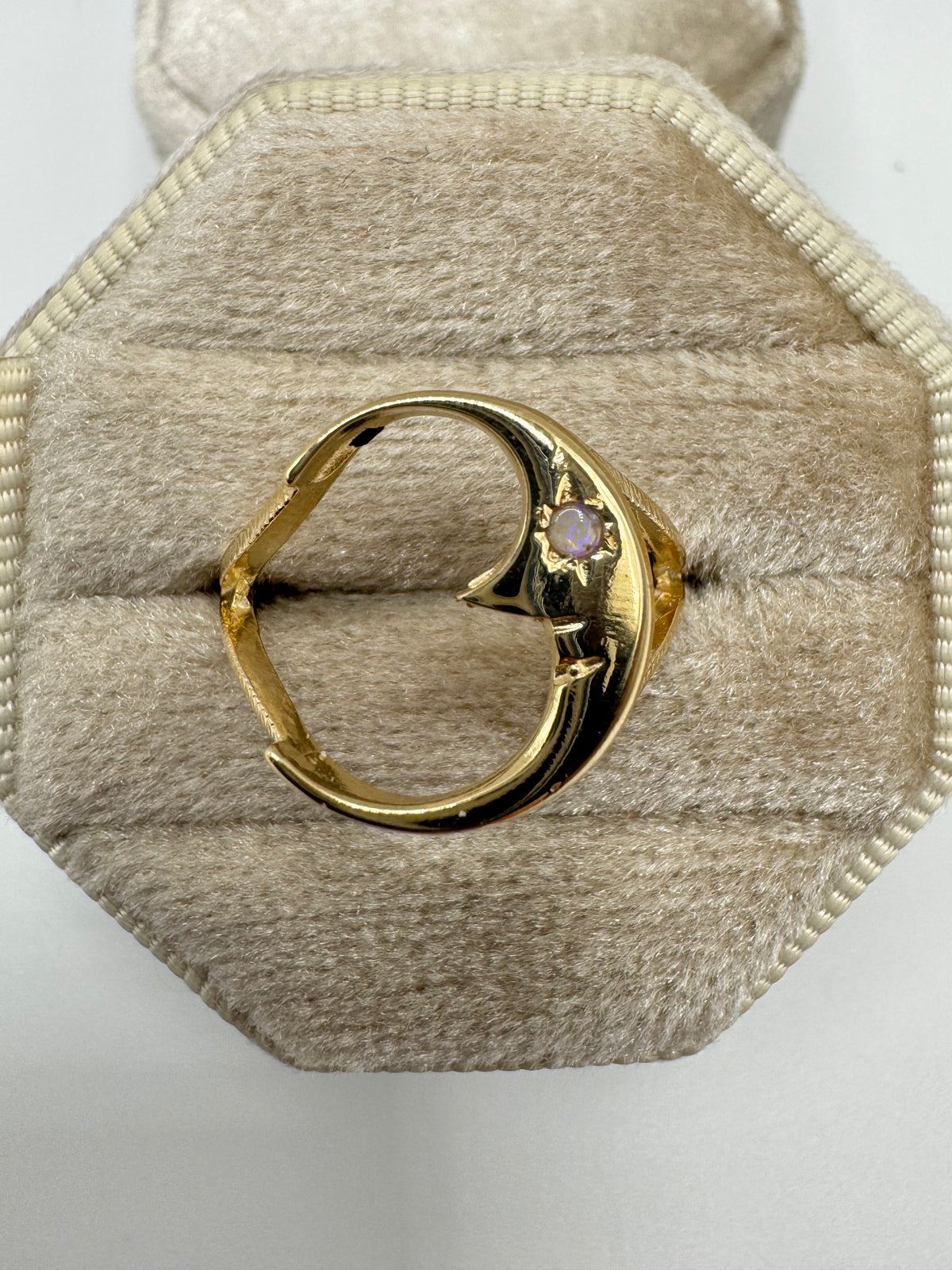 9ct gold moonstone moon ring