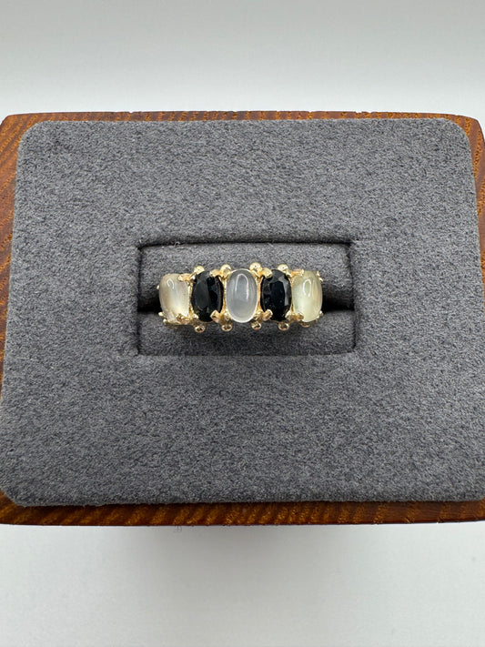 9ct gold moonstone and sapphire ring