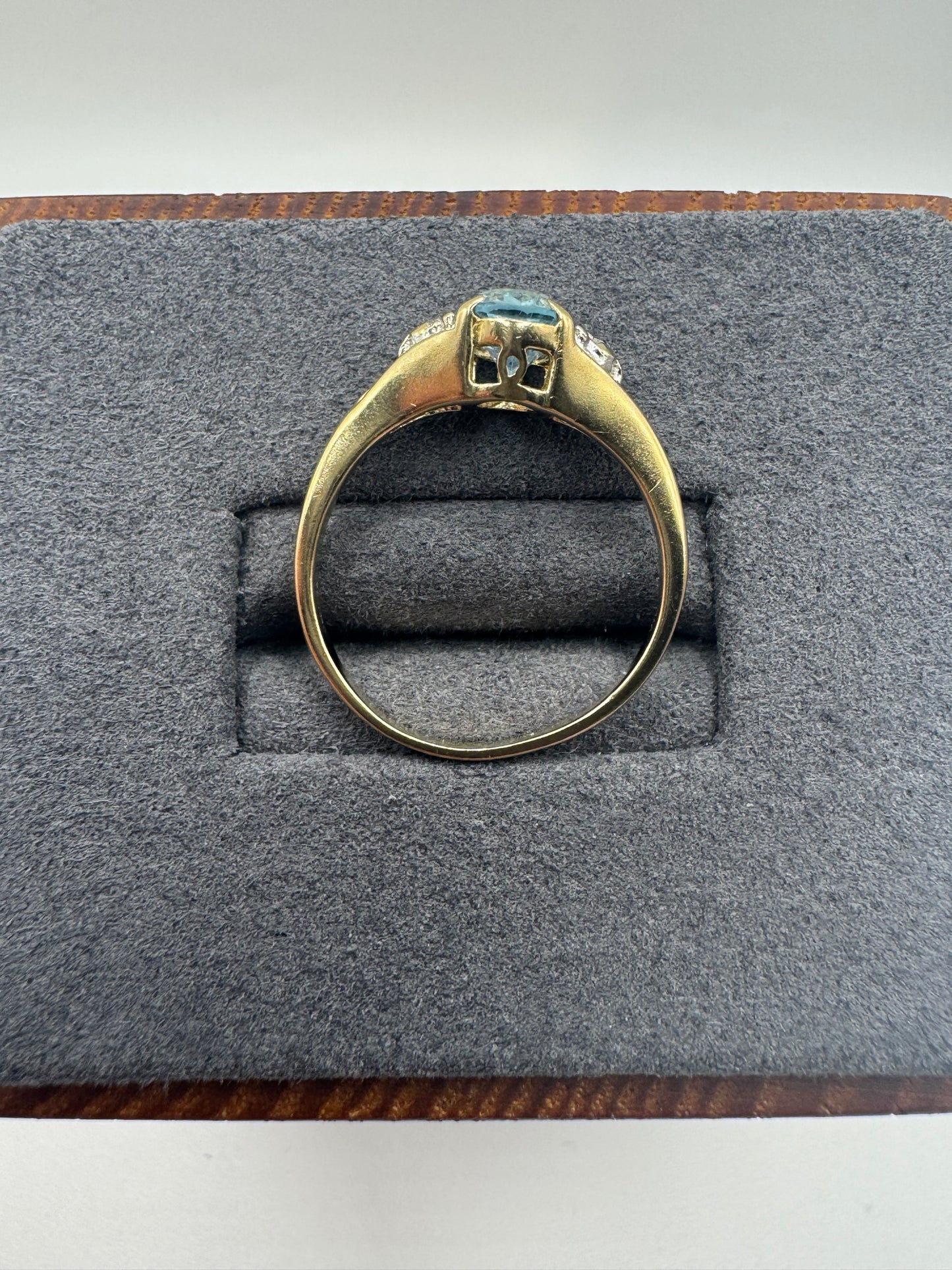 9ct gold topaz and diamond ring