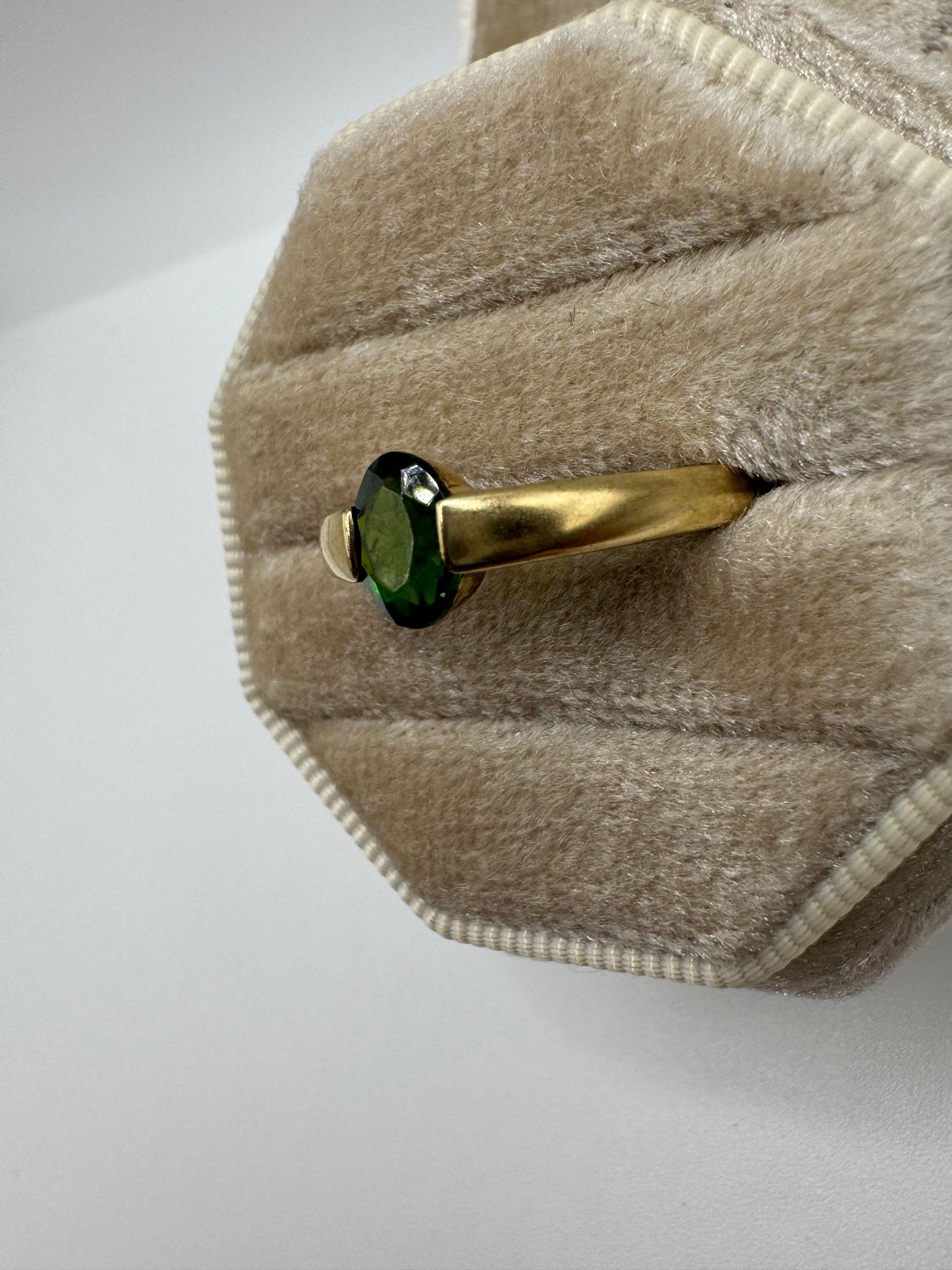 9ct gold diopside ring