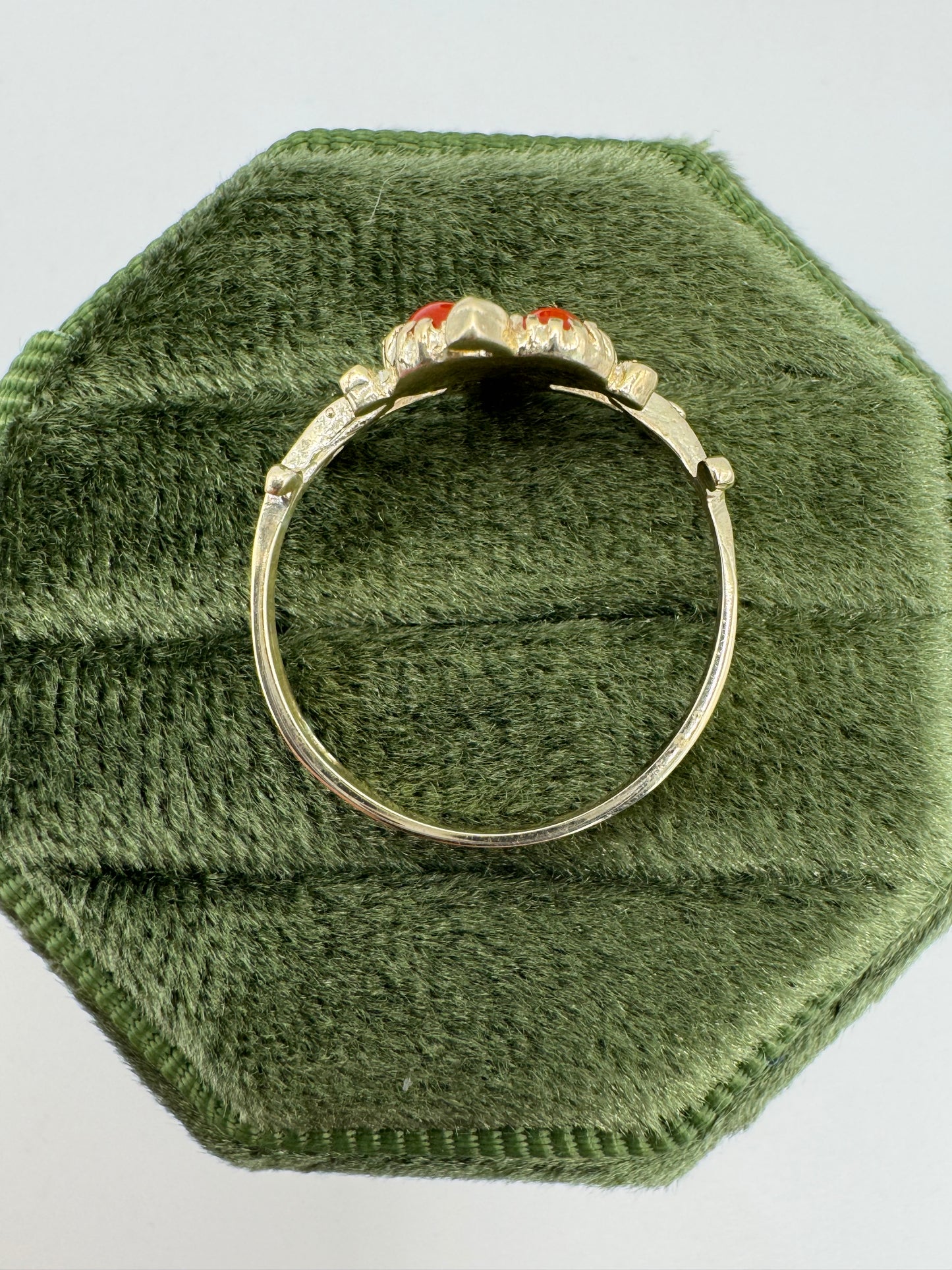 9ct gold coral clover ring