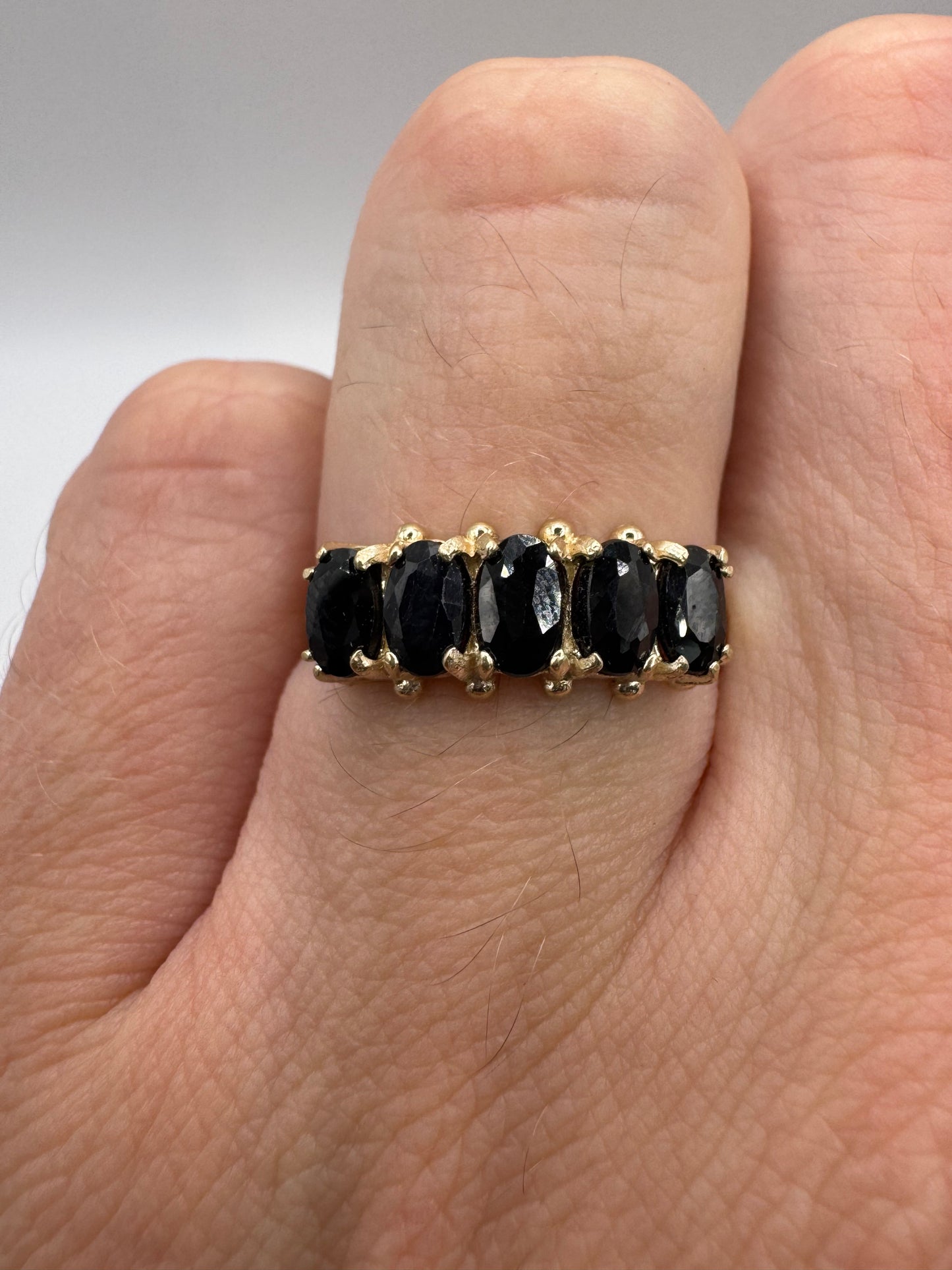 9ct gold sapphire ring