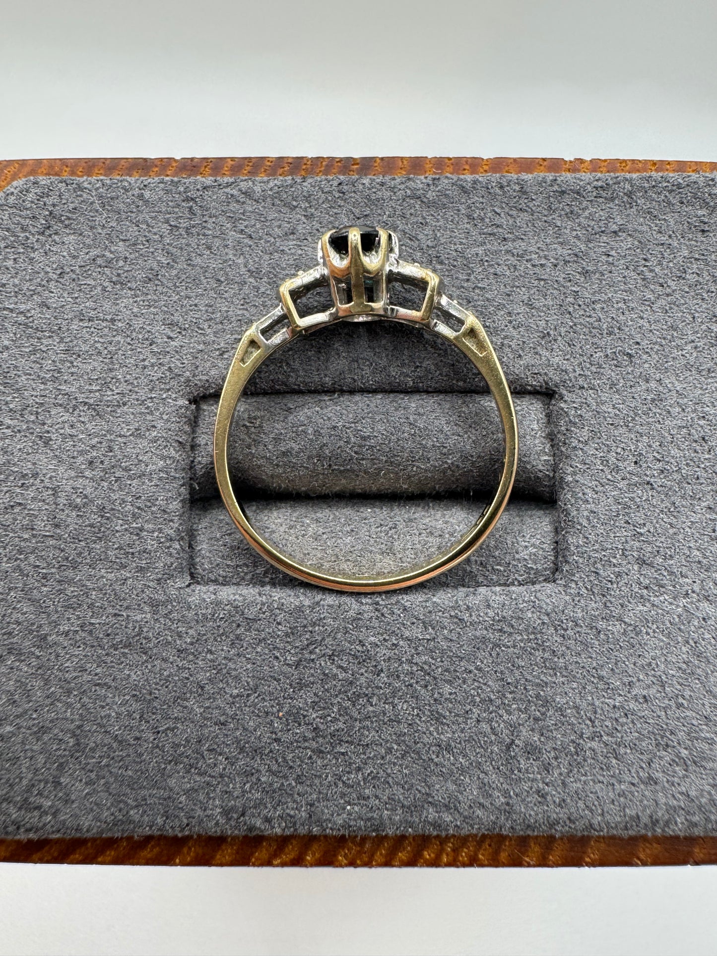 9ct gold sapphire and diamond ring