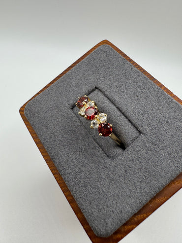 9ct gold garnet and zircon ring