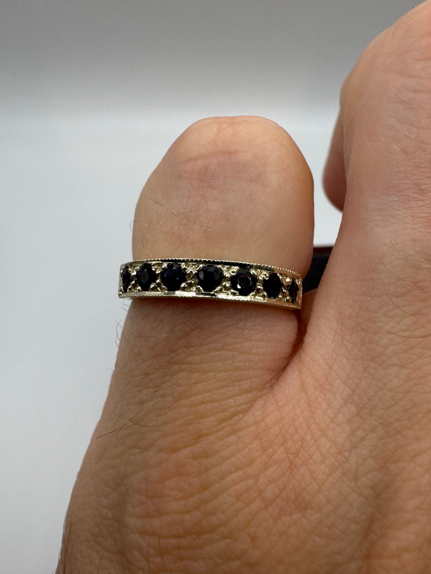 9ct gold sapphire ring