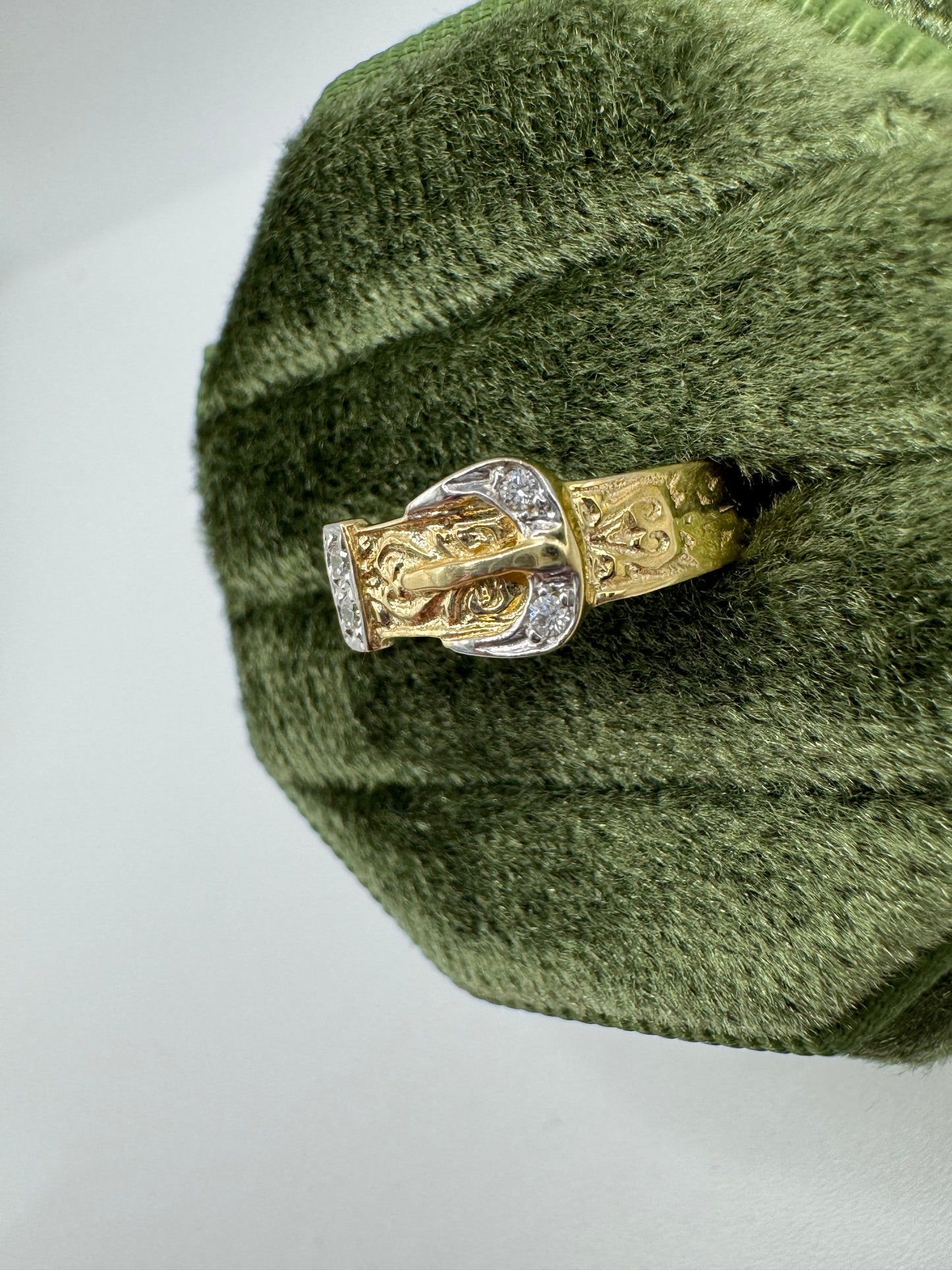 9ct gold cz engraved buckle ring