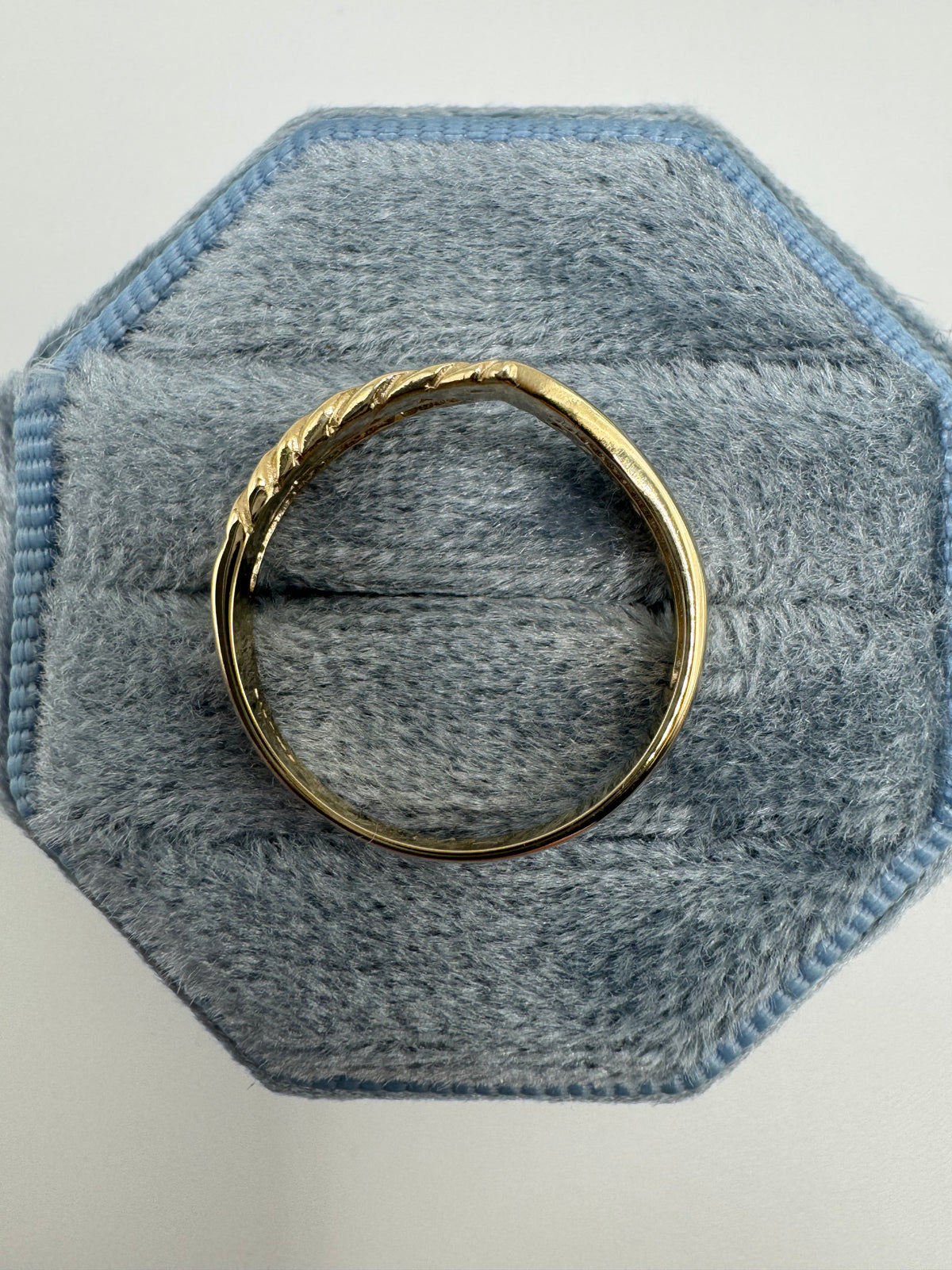 9ct gold wishbone ring
