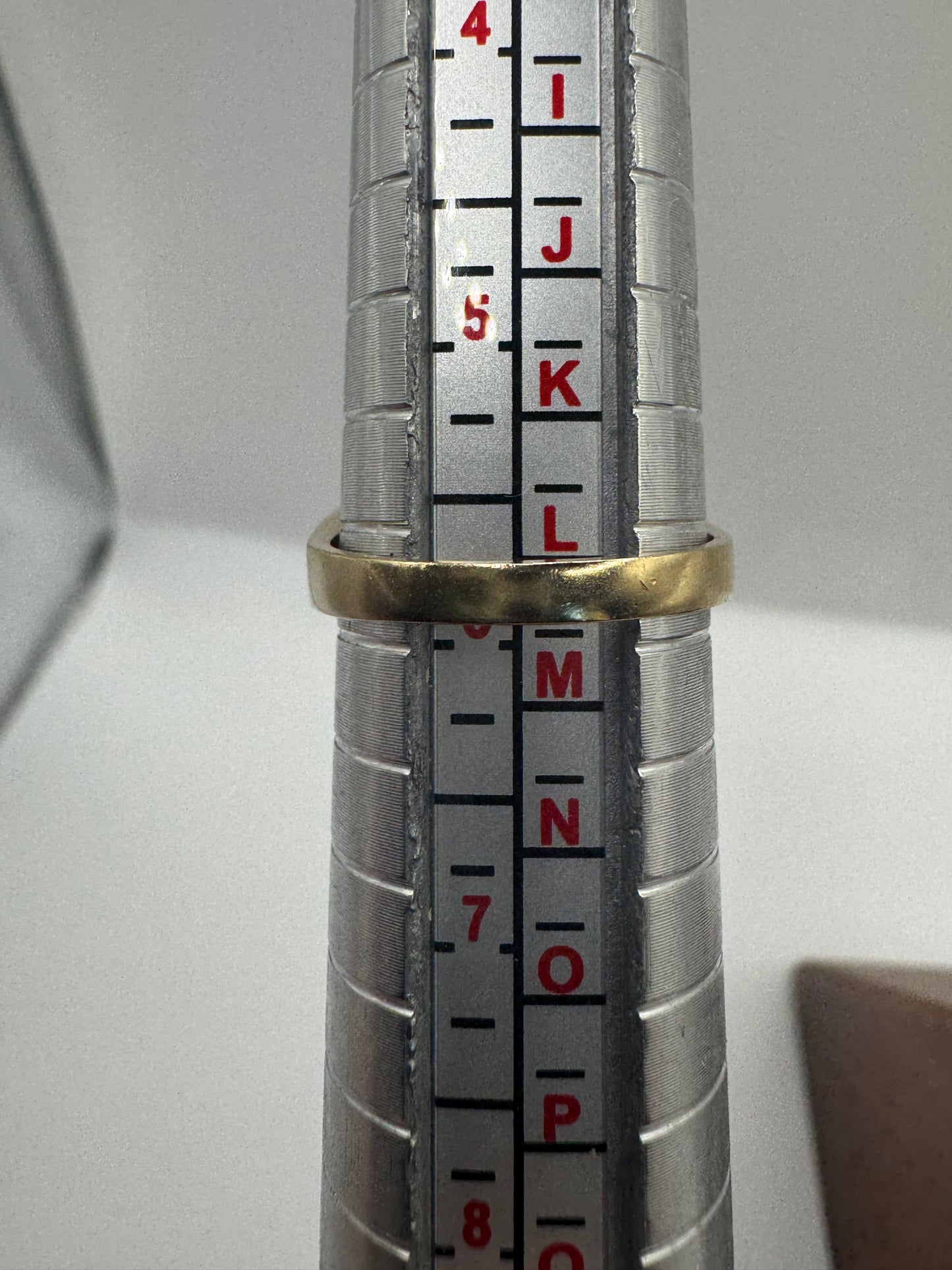 Heavy 9ct gold diamond cluster ring