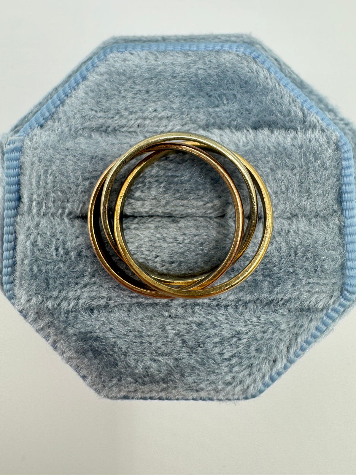 9ct tri-gold Russian band