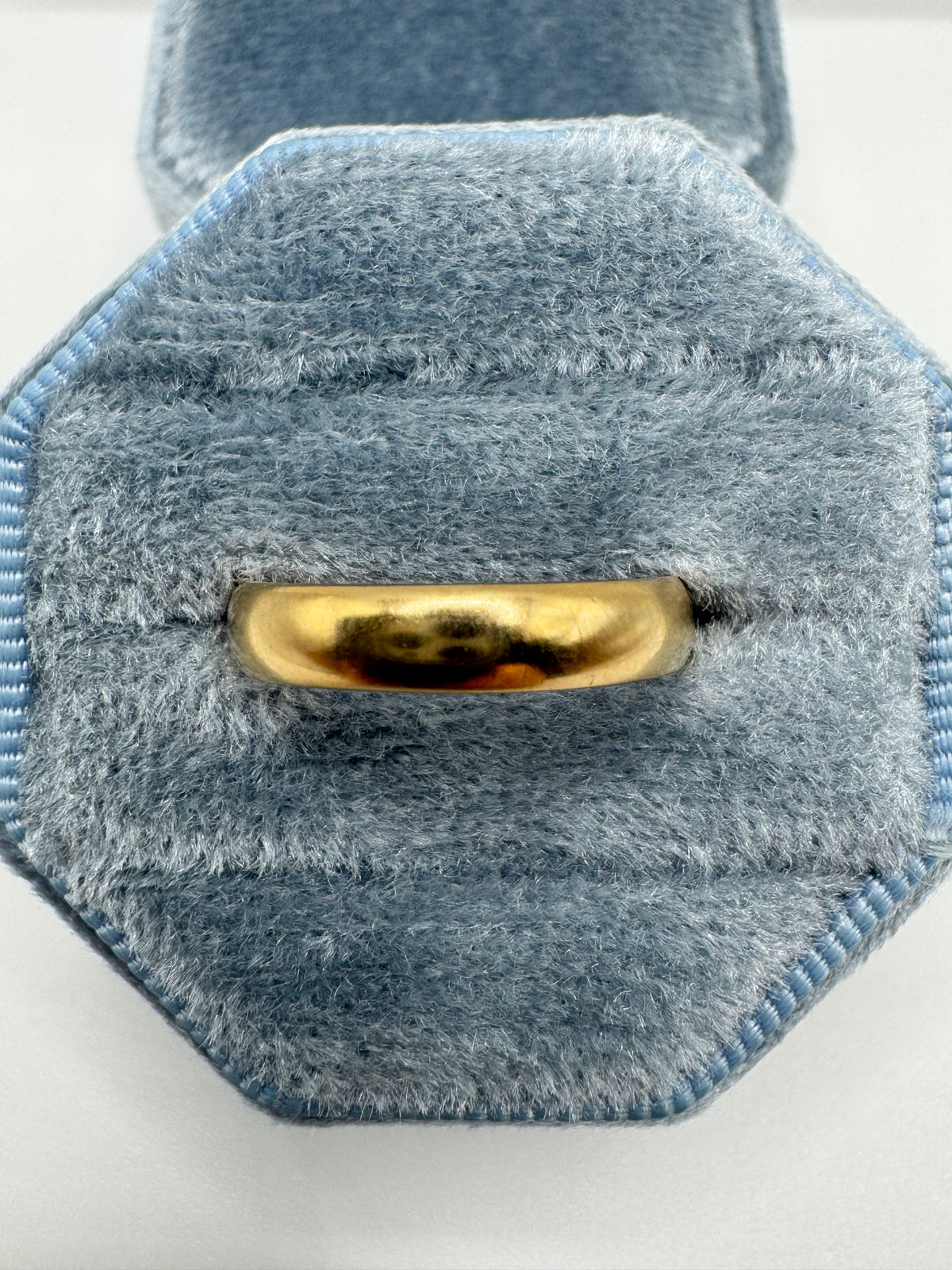 9ct gold band