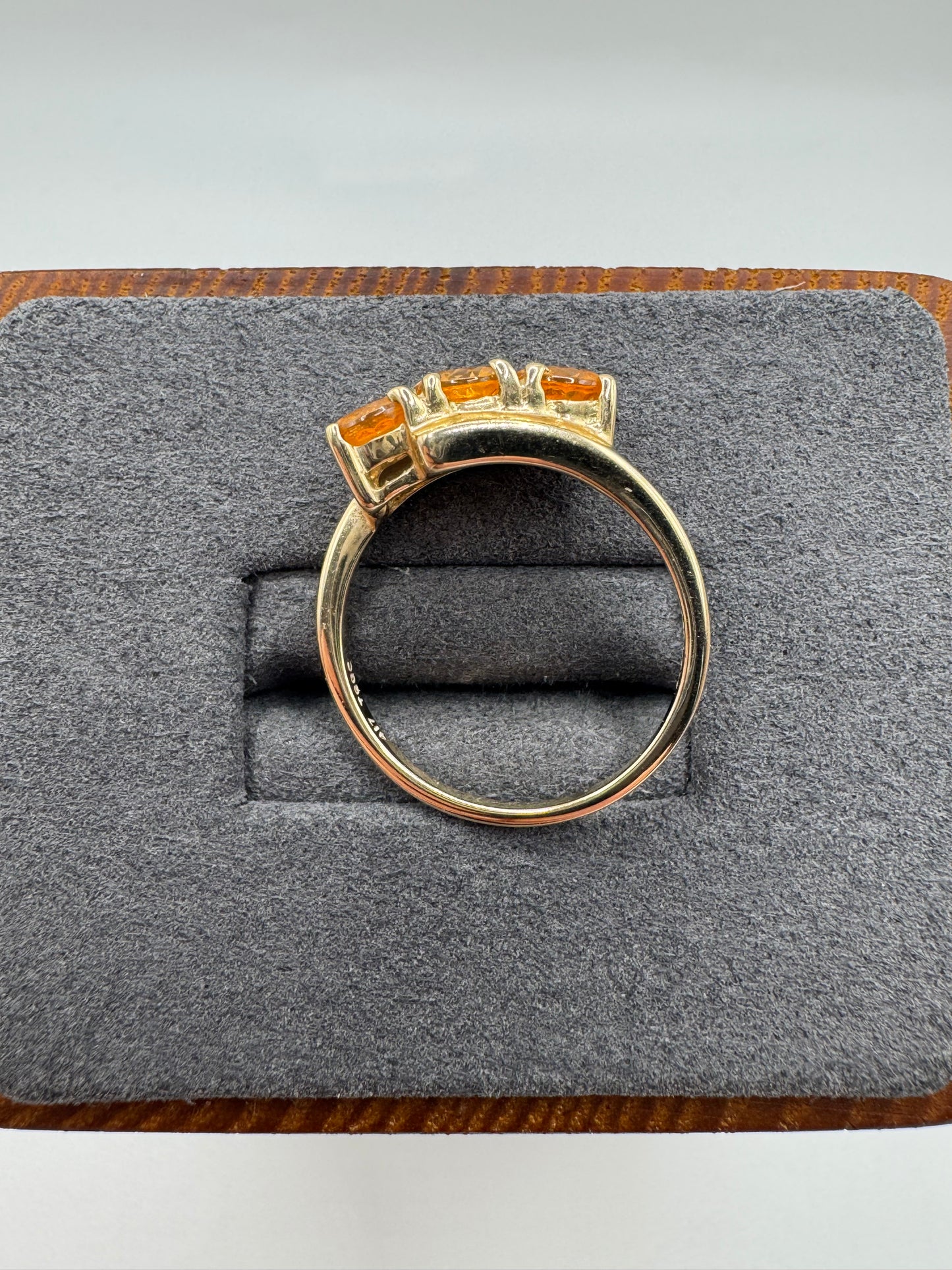 9ct gold topaz ring