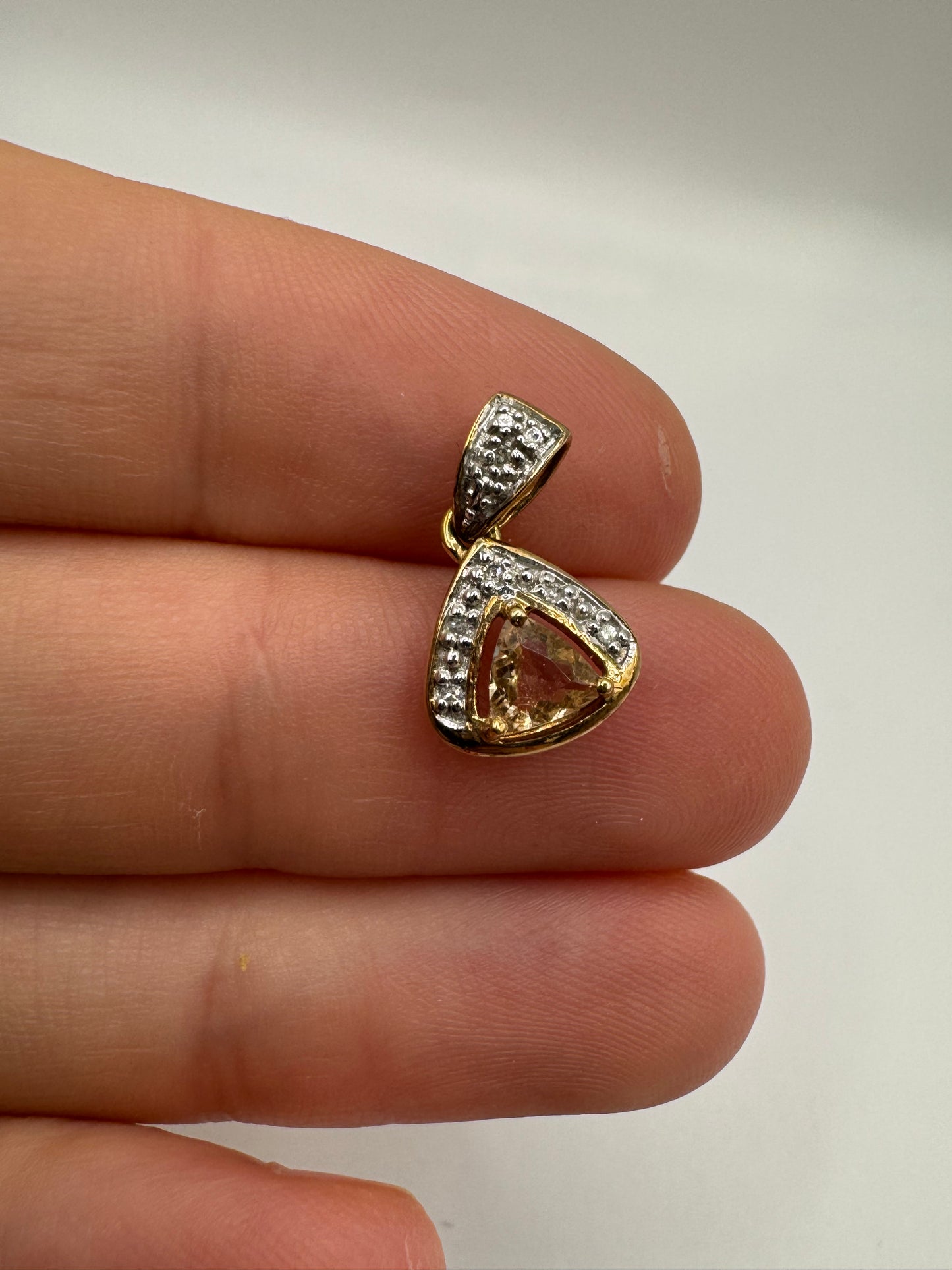 9ct gold quartz and diamond pendant