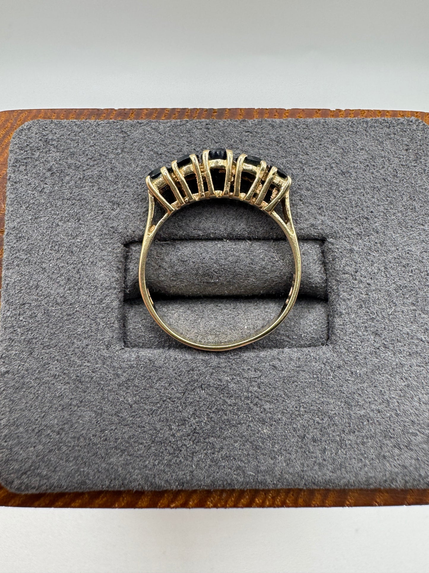 9ct gold sapphire ring