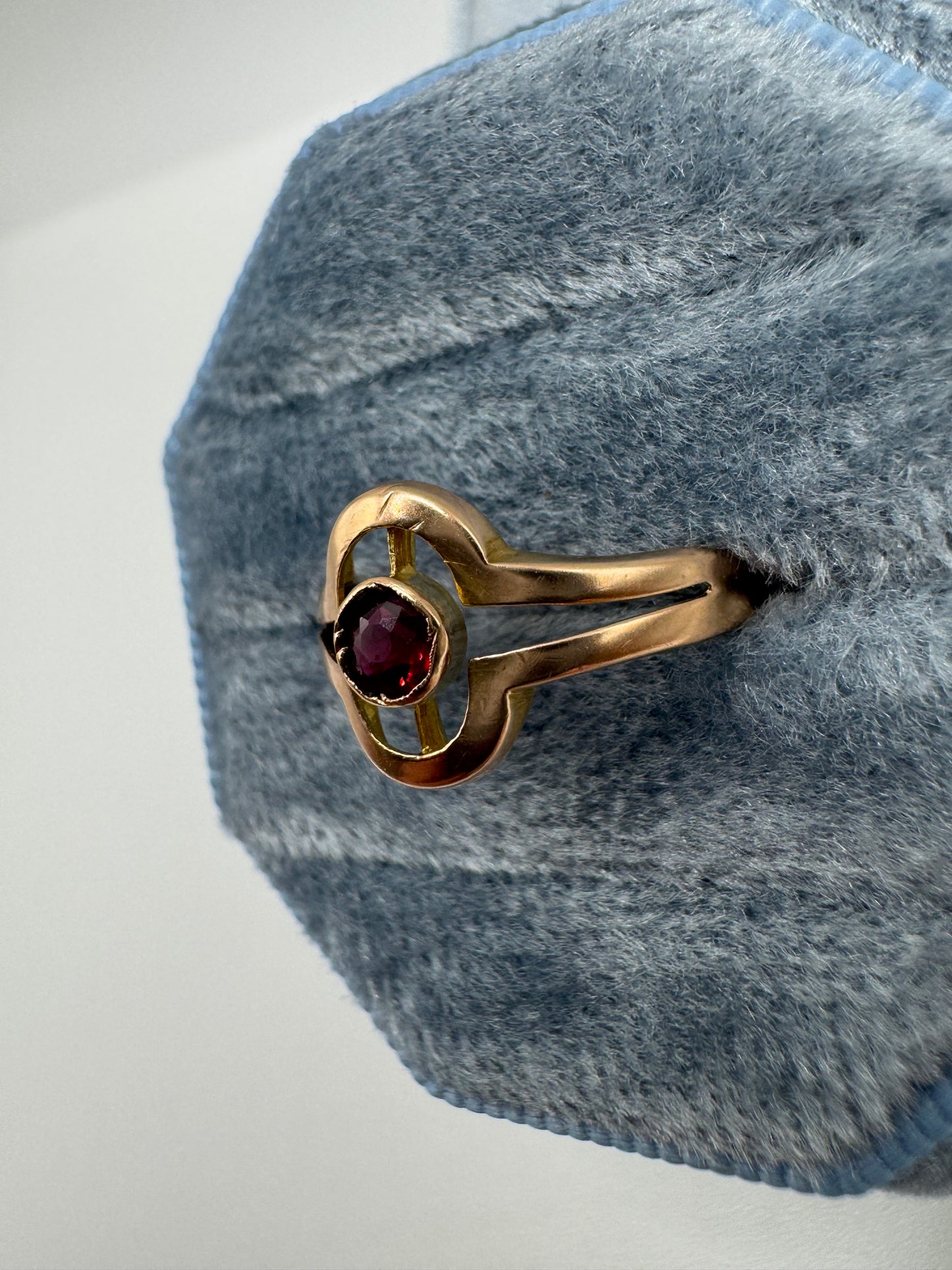 9ct gold tourmaline ring