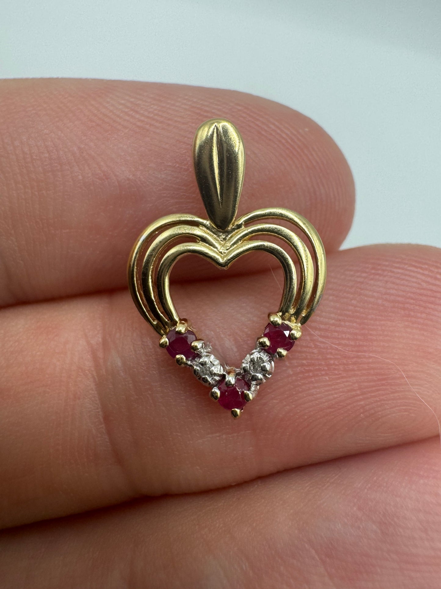 9ct gold ruby and diamond heart pendant