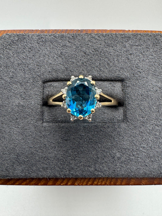 9ct gold topaz and diamond ring