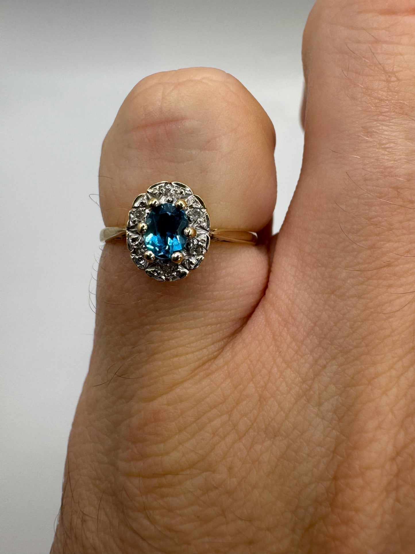 9ct gold topaz and diamond ring